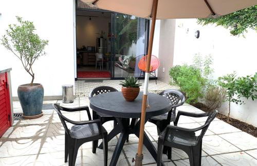 Casa linda, ótima localização, 2 vagas de garagem - Foto 33