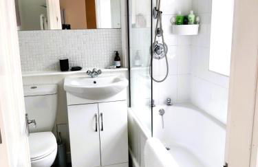 Charming home in Beverley - Photo 9