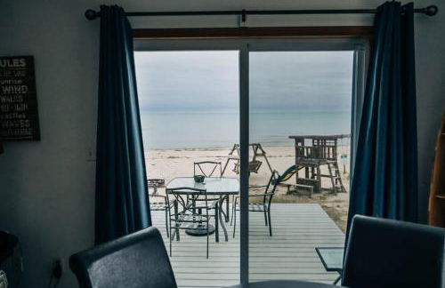 Beach Club of Oscoda Beach House on Lake Huron - Foto 14