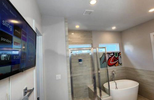 Galleria Exquisite Three Story Home Brand New Development - Foto 13