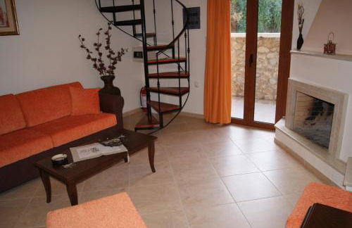 Elia Meronas - Photo 7