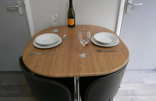 The Barn - Ilkeston - 1 Bedroom Flat, 2 Beds, Close to M1-A52 Long Eaton - Nottingham - Derby - Derbyshire - 400Mbs WiFi Free Parking! - Foto 5