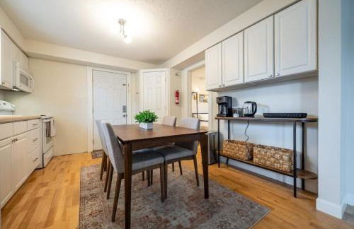 Family Neighborhood - Full Yard - Parking - Foto 9