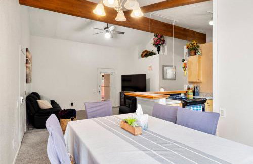 A Denver Oasis 15 Min to the Bronco Stadium 3 Bedroom with a King Suite - Photo 3