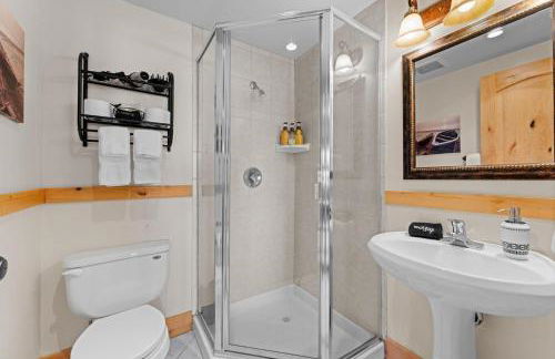 Luxury Lakeview Retreat - Hot Tub, SUP, Sauna & More! - Foto 52