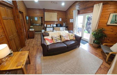 Captain’s Cabin - Photo 3