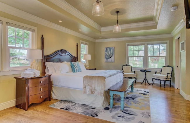 5BR Mnt Viewsdowntown Luxuryfirepit & RV Parking - Photo 1