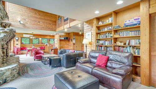 Riverfront Skykomish Cabin with Private Hot Tub! - Foto 4