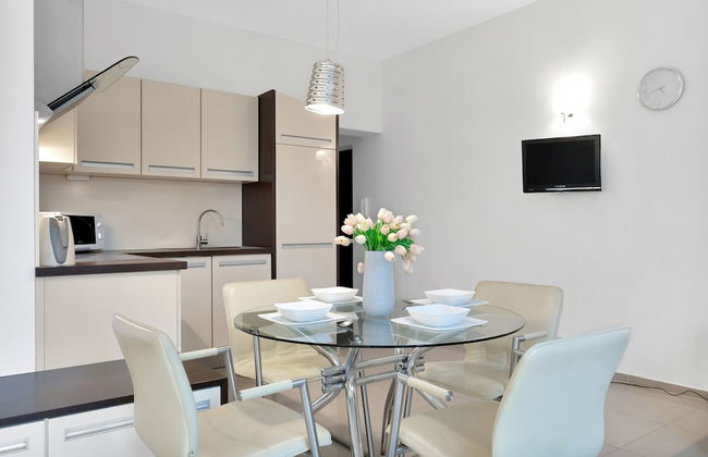 Apartments Lesna 17 by Renters - Photo 4