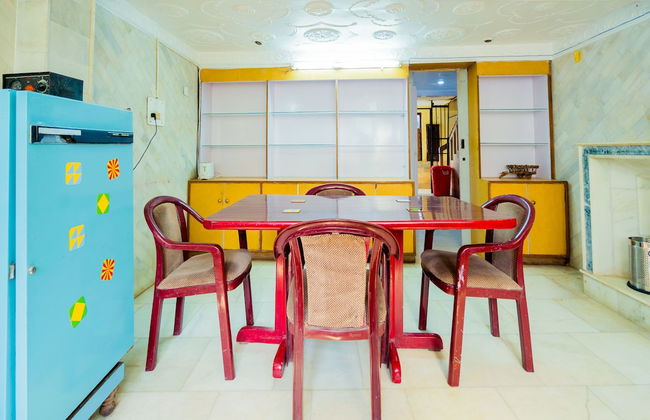 OYO 13693 Home Royal Wood 3BHK Mall Road - Foto 15