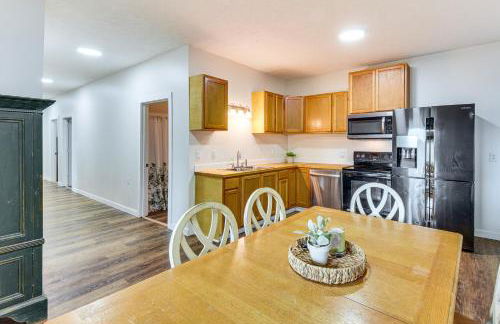 Lake-View Home in Statham with On-Site Fishing - Foto 9