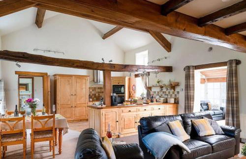PLAS IWRWG GRANARY - Stunning Barn Conversion based in North Wales - Photo 25
