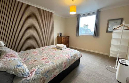 Beach & City Access - 2 Floors, Full Kitchen, Free Parking - Foto 7