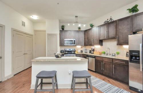 Lux Mid-Rise Walking Distance to NRG Stadium - Foto 18
