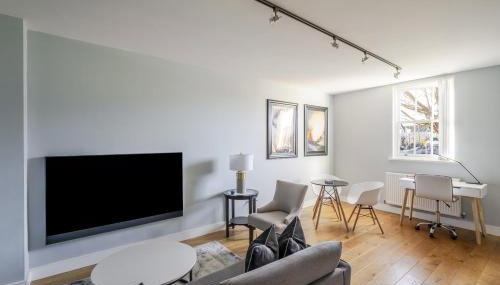 Luxurious Private One Bedroom Apartment with Sky TV, Movies & Netflix - Foto 2