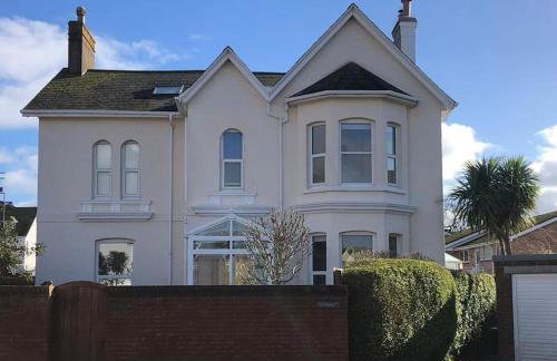 Dog friendly home close to the beach and the town - Photo 1