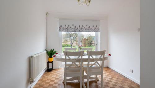 Spacious 3BR Home in Leighton Buzzard Parking Sleeps 5 Walk to Town & Train Near Rushmere Country Park & Leighton Buzzard Railway Perfect for Families & Work Stays - Foto 4