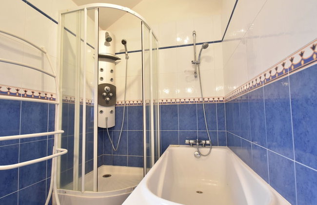 Spacious Holiday Home in Besse With Swimming Pool - Foto 29