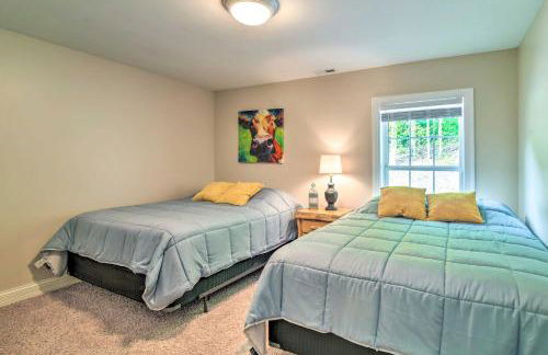 Secluded Brownsville Cabin with Deck and Fire Pit - Foto 16