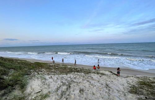 Casa de frente para o mar, pé na areia! - Foto 17