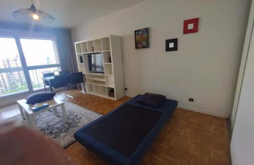 4 min walk to Metro, 60m², renovated, La Défense - Photo 9