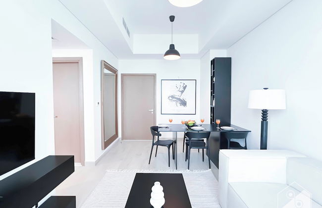 Cozy 1BR With Balcony & Views in Azizi Fawad - Photo 35