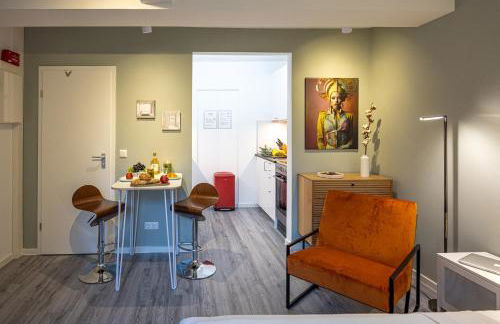 have-a-nice-Stay - Souterrain, Kino an der Natur, U-Bahn nach Hamburg 400m - Bäcker & Restaurants 500m - Lidl 800m - Zentrum 1,5km - Foto 23