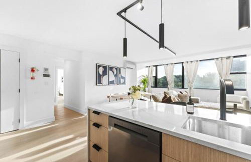 Luxury Haven 5 min to Airport NYC MetLife - Photo 9