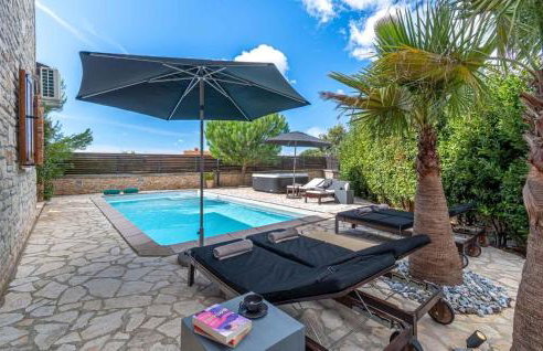 Nice Home In Cabrunici With Wifi - Foto 1