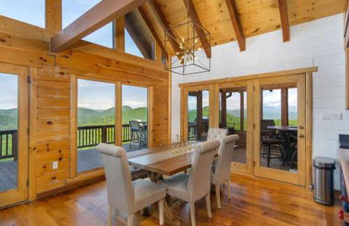 A Celestial Chalet Pets, Hot Tub & Mountain View - Photo 19