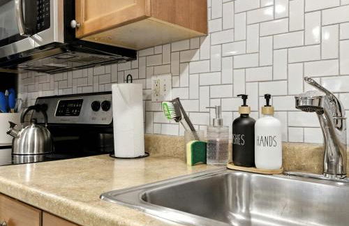 Cozy 2BR Flat - Walk to METRO Union Market - Foto 11