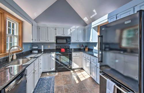 Charming Saco Home with Deck, 5 Mi to Beach! - Photo 12