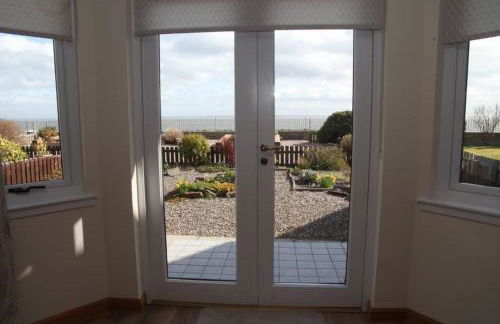 BELL ROCK VIEW ARBROATH - Photo 13