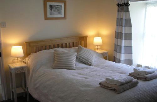 Cottage On The Square - Photo 9