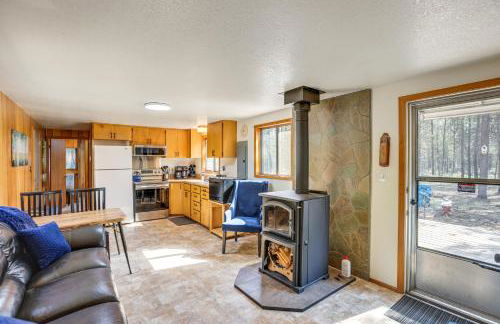 1 Mi to State Park Peaceful La Pine Cabin with Deck - Foto 1