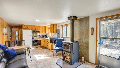 1 Mi to State Park Peaceful La Pine Cabin with Deck - Foto 1