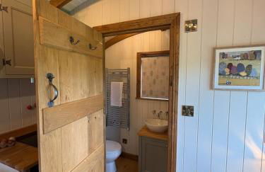 Shepherds Hut - Photo 7
