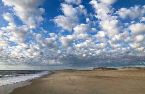Chincoteague House with Enclosed Porch and Deck - Foto 32