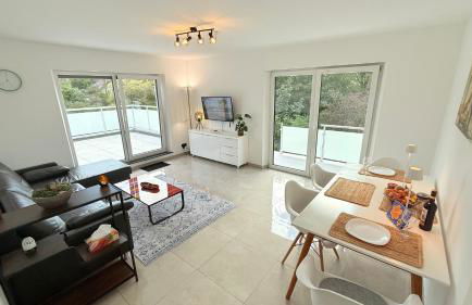 Himy Home - Moderne Wohnung mit große Dachterrasse - Photo 1