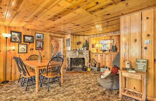 California Retreat with Deck, Fire Pit and Grill! - Foto 2