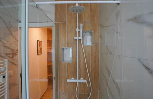 La Bulle Chic, Netflix - central - Photo 23