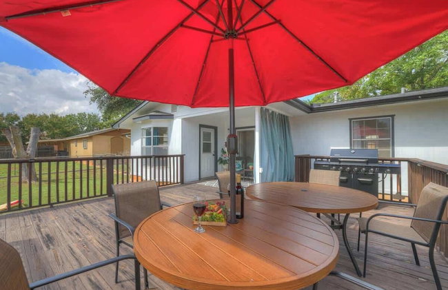Elegant and Stylish Glenmoor Abode - 5 min to Town - Foto 55