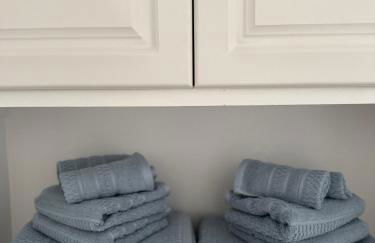 Steps to Sand Cozy 3BR Partial Ocean Views - Foto 33