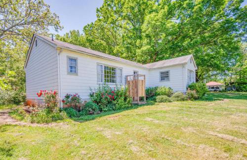 Redwing Farm Cottage - Mountain Views and Firepit! - Foto 40