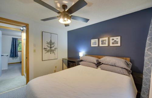 Hermantown Home with Decks, Grill and Hot Tub! - Foto 13