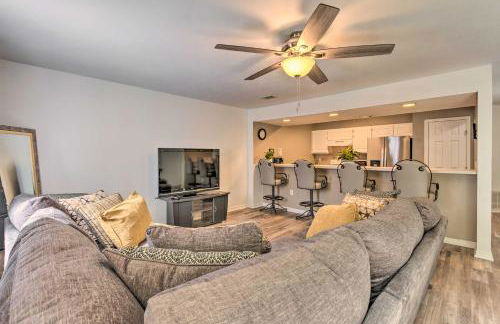 Updated Townhome with Deck about 12 Mi to Beaches! - Foto 5