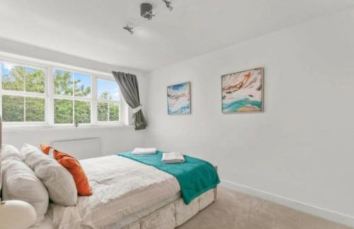 Stylish home close to the Yorkshire Dales & Leeds Airport - Photo 13