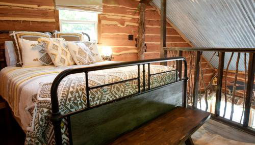 Hobbit Treehouse with Waterfall on the Brazos River for Glamping in Texas - Foto 4