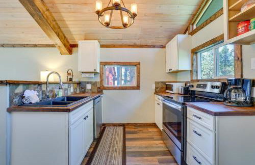 Donnelly Cabin with Fire Pit 5 Mi to Boat and Ski! - Photo 10