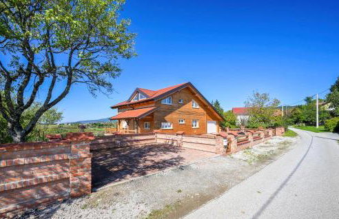 3 Bedroom Lovely Home In Jelenscak - Foto 14